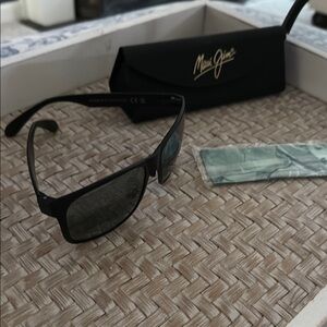 Maui Jim Black Sunglasses
